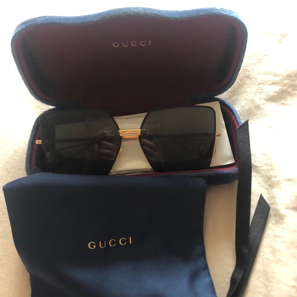 SOLD ✨Gucci Sunglasses - Picture 5 of 6
